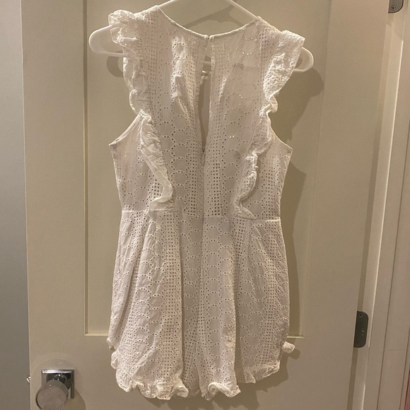 BCBG Generation White Lace Romper Size 4 (runs small) - Picture 5 of 8